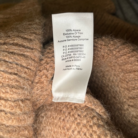 The Group by Babaton Aritizia Day Off Turtleneck 🤍 - Picture 6 of 12